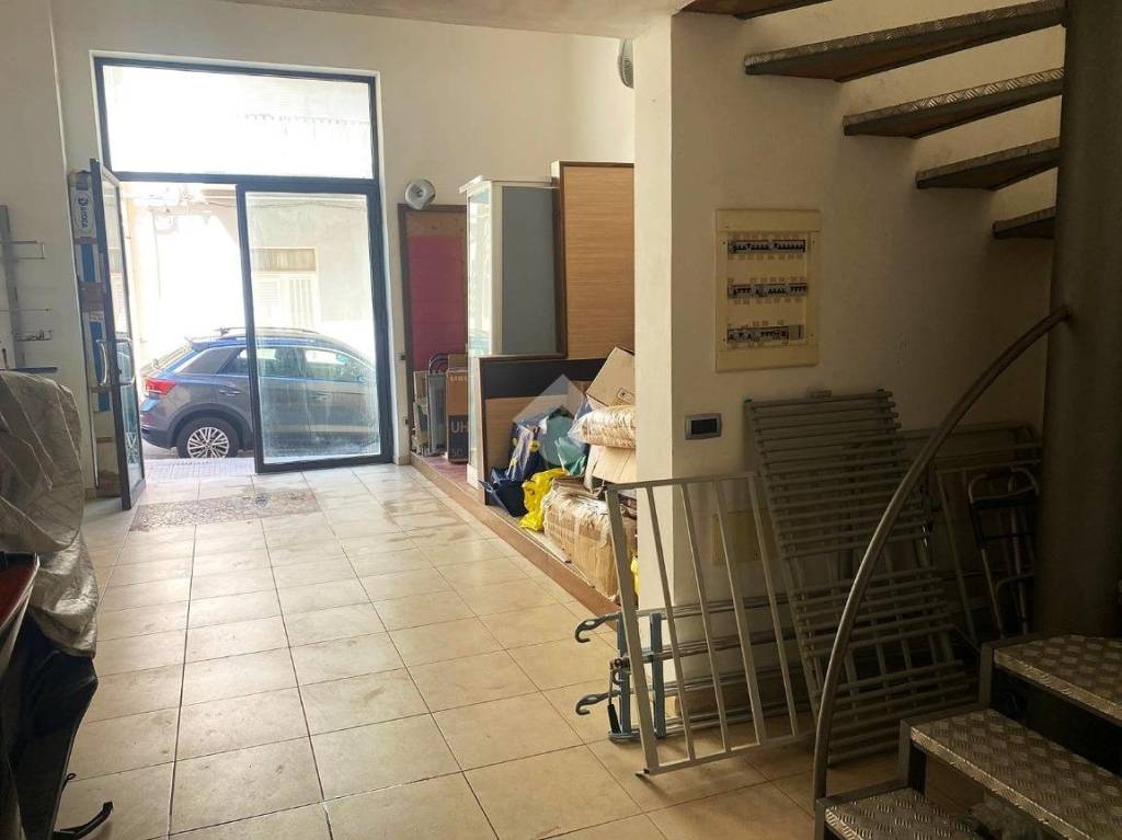 negozio in affitto ad Alcamo