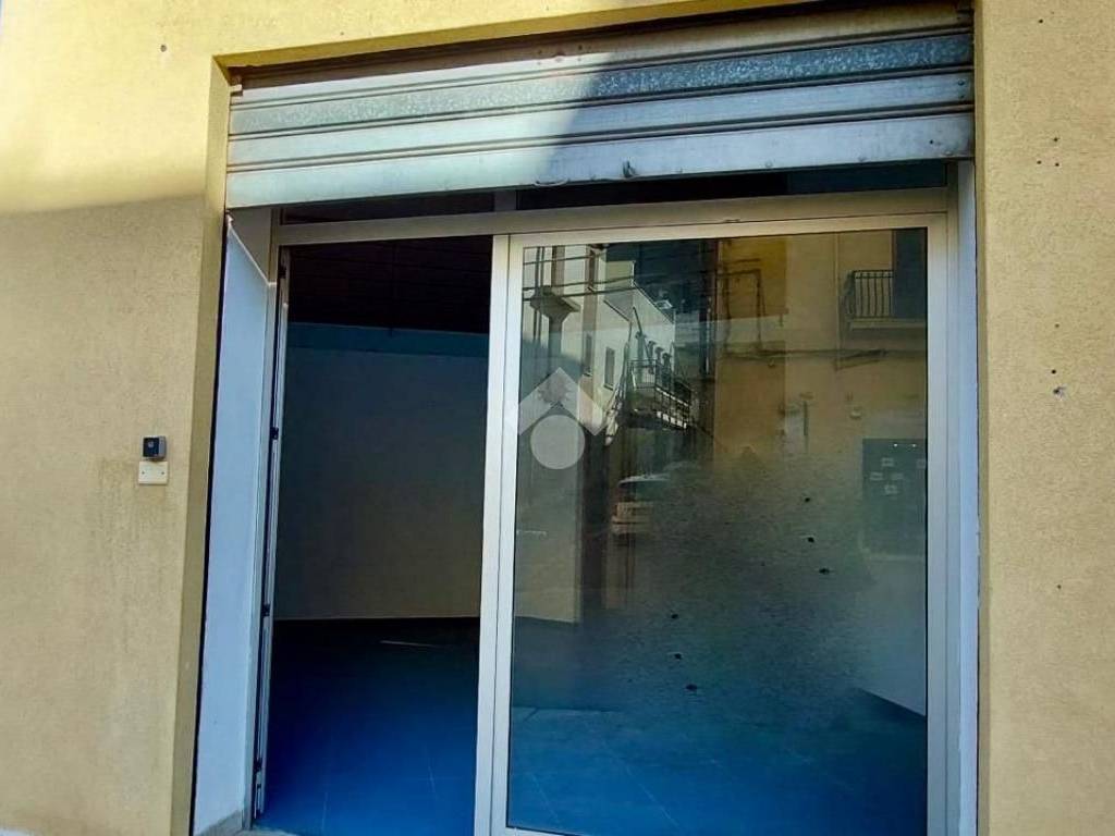 negozio in affitto a Castellammare del Golfo