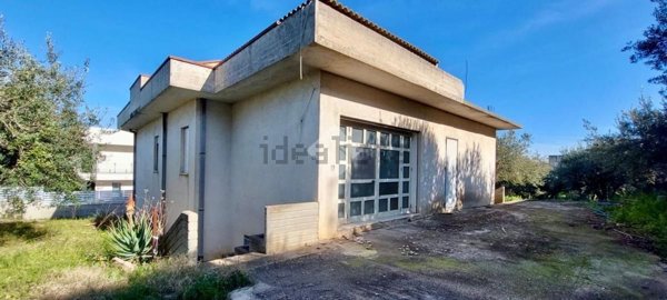locale commerciale in affitto a Castellammare del Golfo