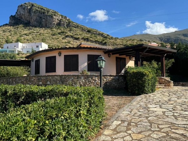 casa indipendente in affitto a Castellammare del Golfo