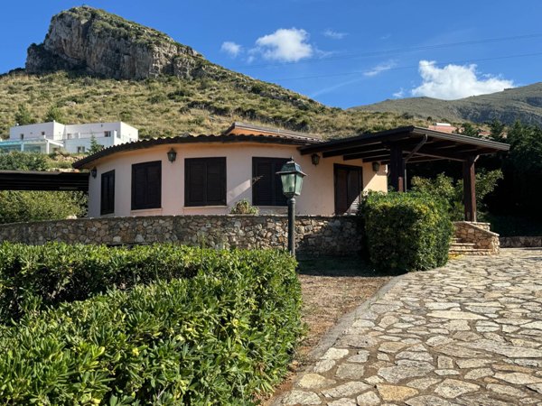 casa indipendente in affitto a Castellammare del Golfo