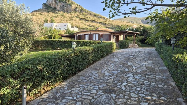 casa indipendente in affitto a Castellammare del Golfo