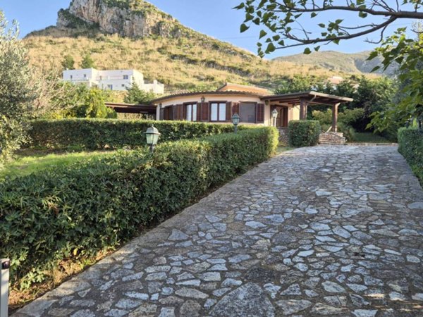 casa indipendente in affitto a Castellammare del Golfo