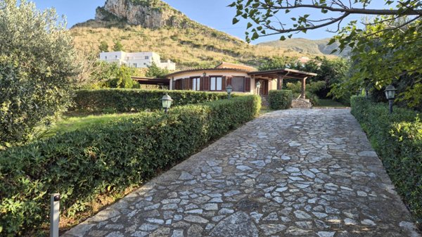 casa indipendente in affitto a Castellammare del Golfo in zona Balata di Baida