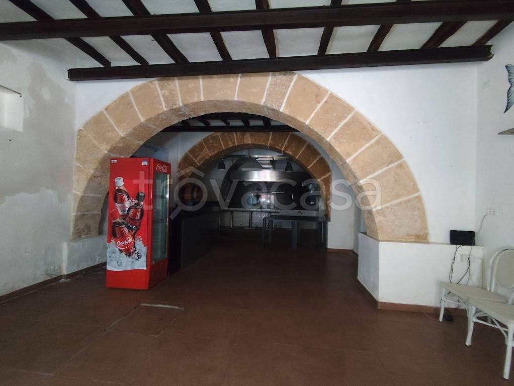 locale commerciale in affitto a Castellammare del Golfo