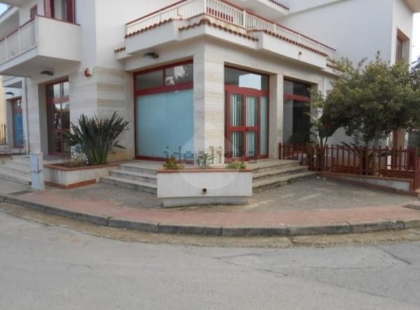 locale commerciale in affitto a Castelvetrano