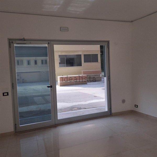 locale commerciale in affitto a Castelvetrano