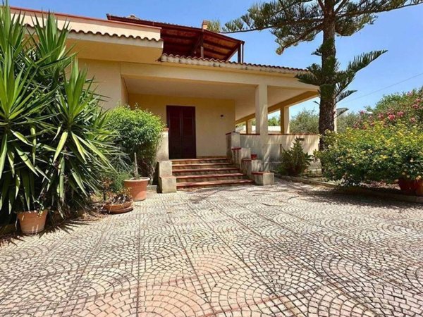 casa indipendente in affitto a Castelvetrano in zona Marinella di Selinunte