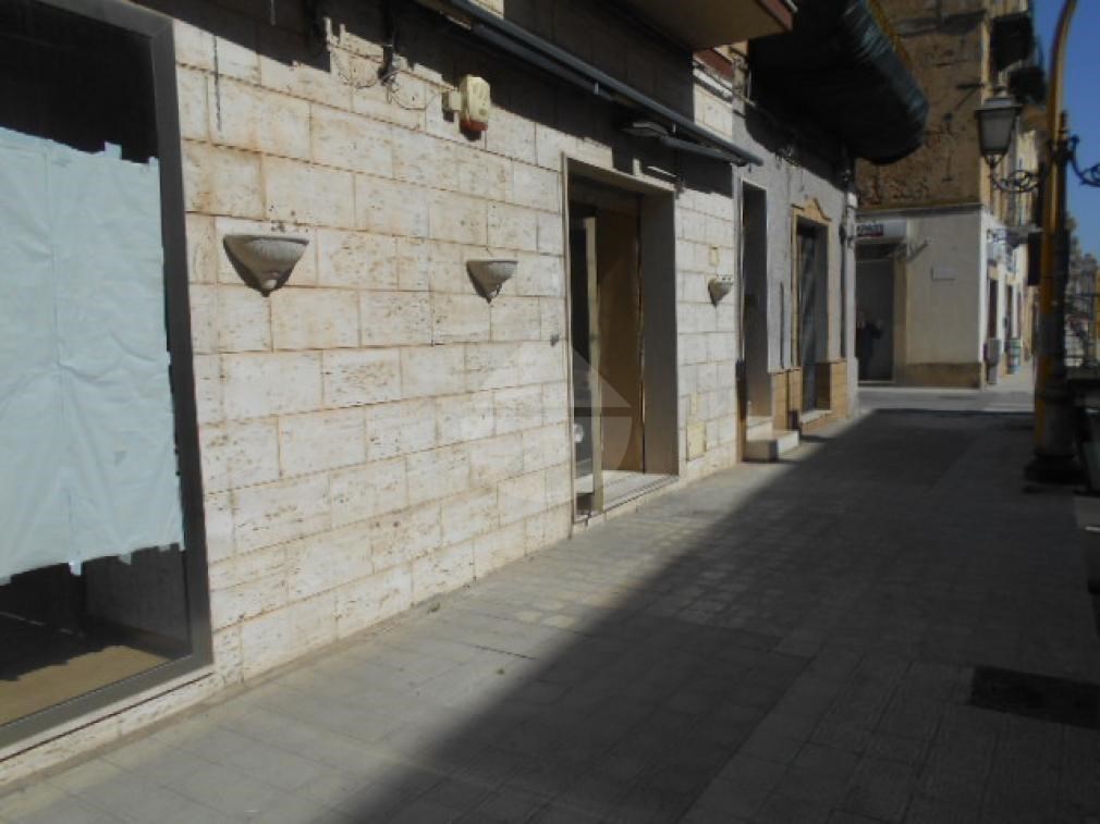 locale commerciale in affitto a Castelvetrano
