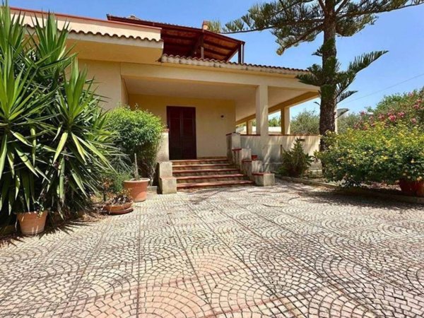casa indipendente in affitto a Castelvetrano in zona Marinella di Selinunte