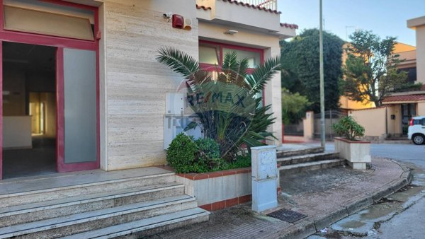 locale commerciale in affitto a Castelvetrano