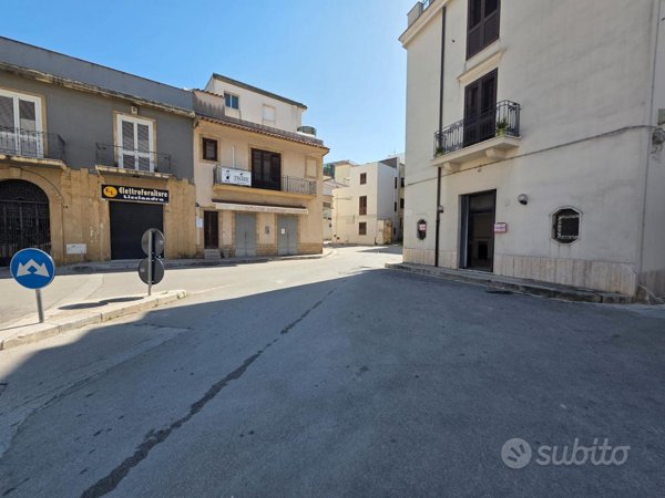 locale commerciale in affitto a Castelvetrano