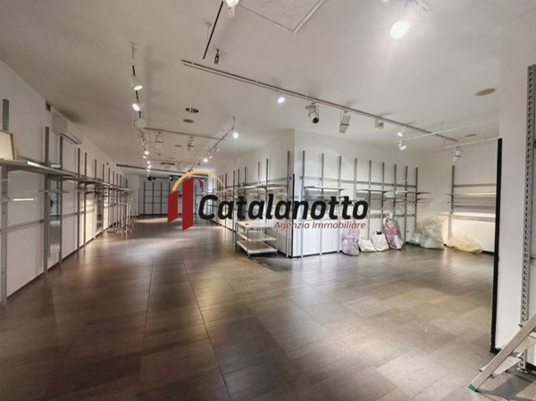 locale commerciale in affitto a Castelvetrano