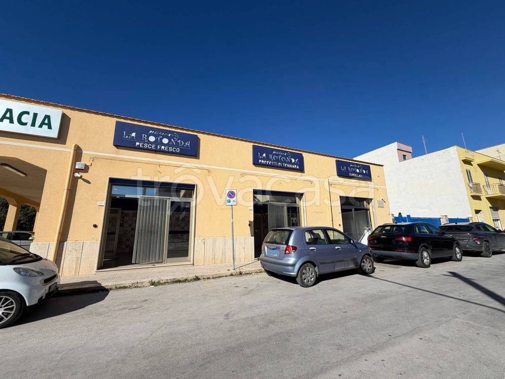 negozio in affitto ad Erice in zona Casa Santa