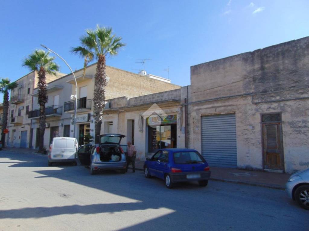 locale commerciale in affitto a Marsala in zona Strasatti