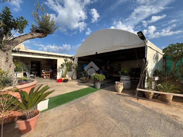 locale commerciale in affitto a Marsala