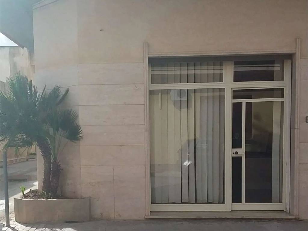 ufficio in affitto a Marsala in zona Strasatti
