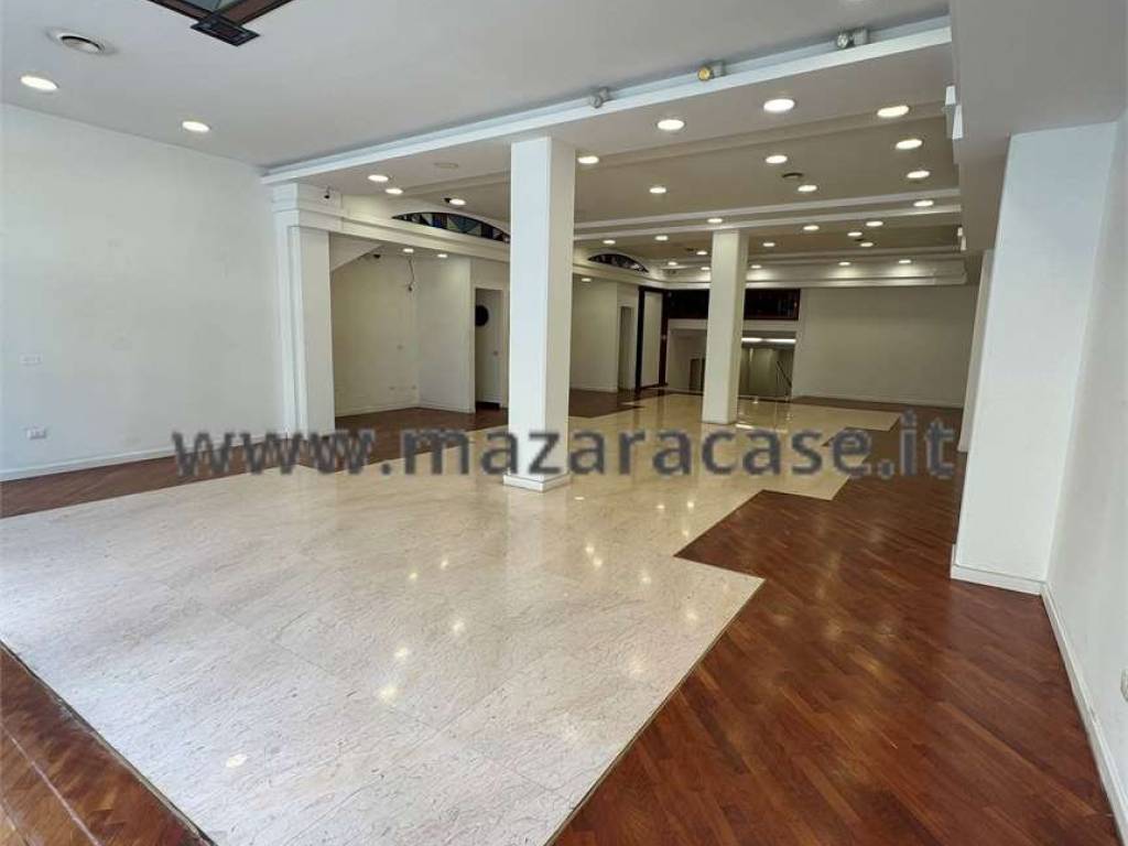 negozio in affitto a Mazara del Vallo in zona Centro Storico