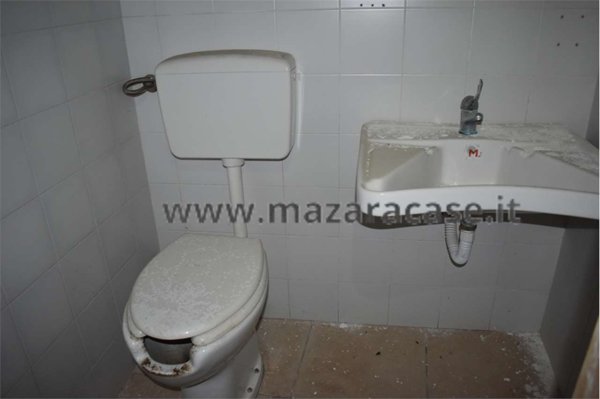 negozio in affitto a Mazara del Vallo in zona Centro Storico