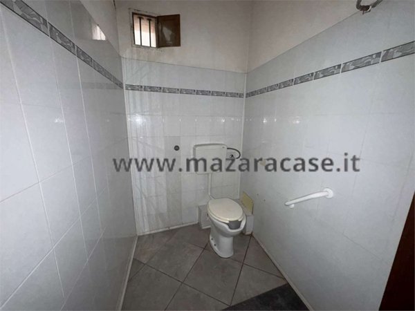 locale commerciale in affitto a Mazara del Vallo