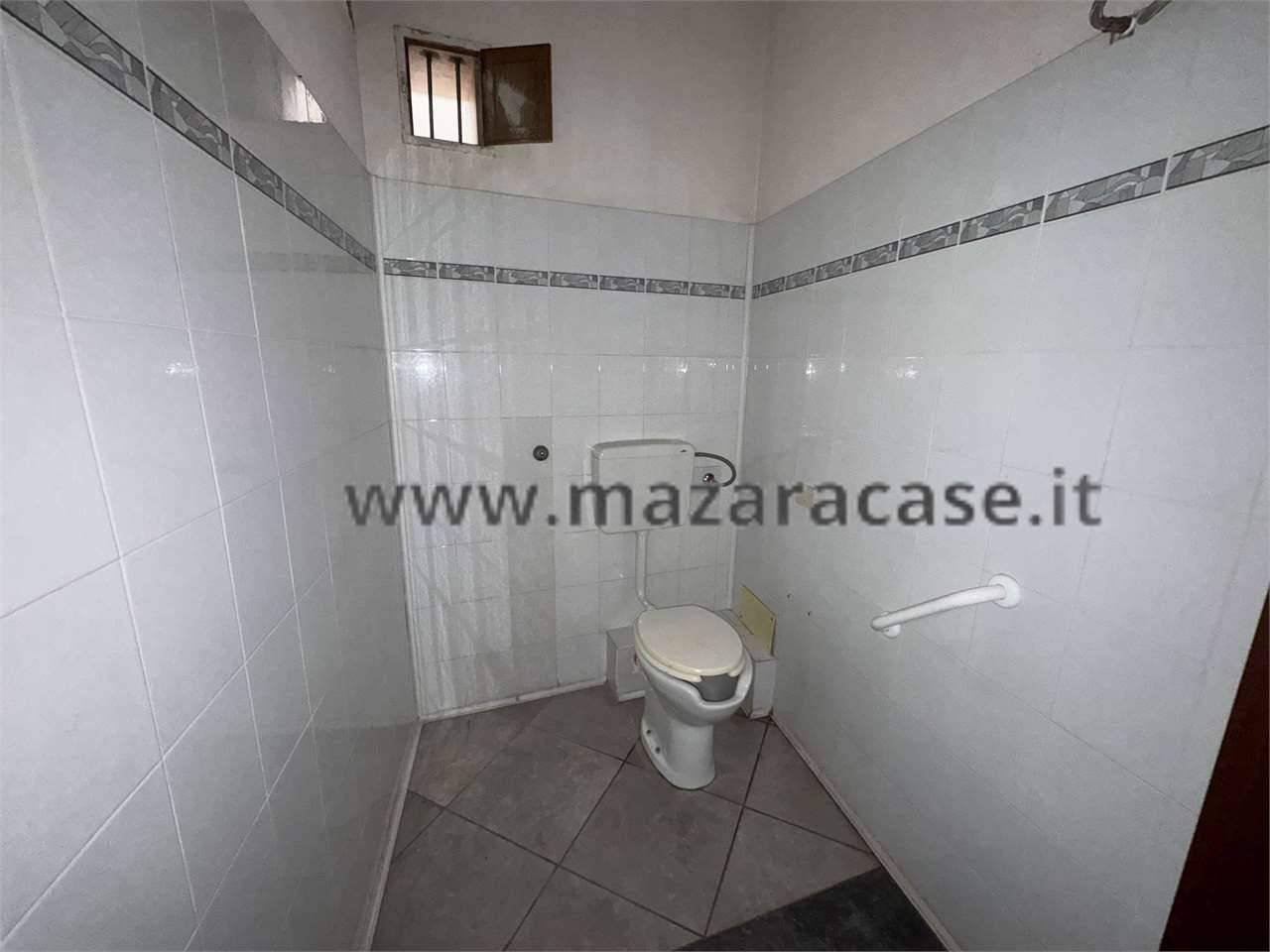 locale commerciale in affitto a Mazara del Vallo in zona Centro Storico