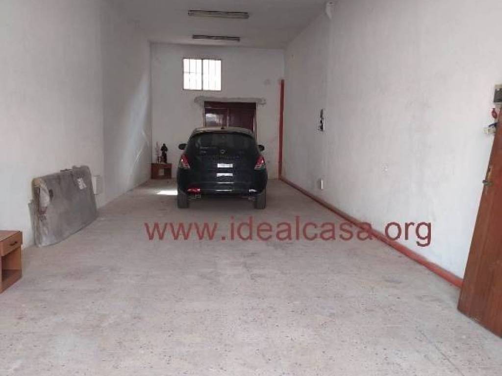 locale commerciale in affitto a Mazara del Vallo