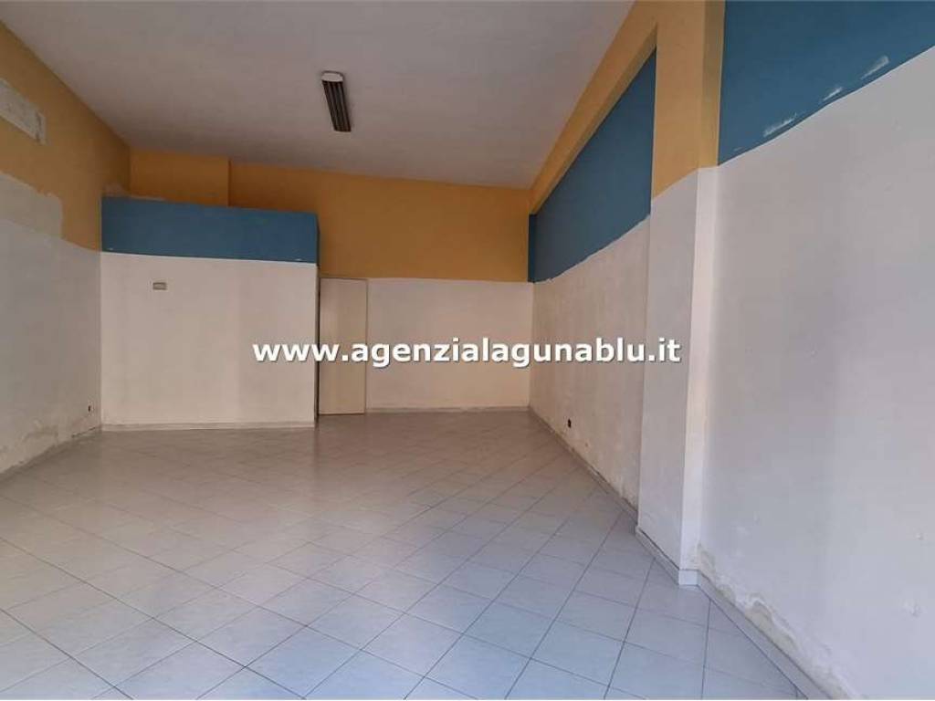 locale commerciale in affitto a Mazara del Vallo