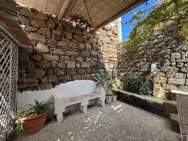 casa indipendente in affitto a Pantelleria in zona Tracino