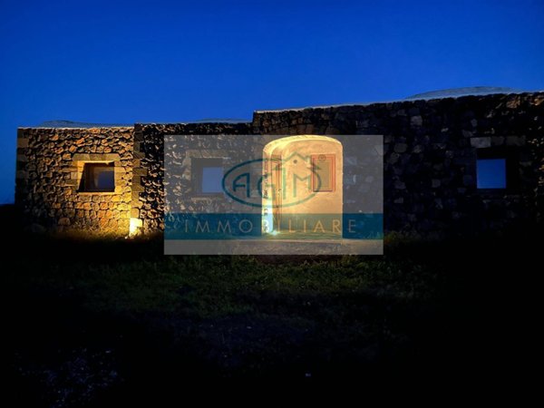 casa indipendente in affitto a Pantelleria in zona Campobello