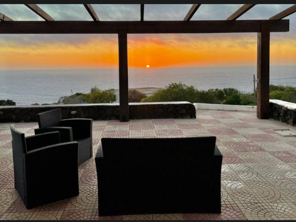 casa indipendente in affitto a Pantelleria in zona Scauri