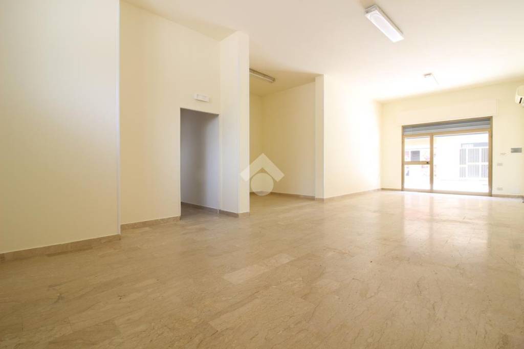 negozio in affitto a Trapani