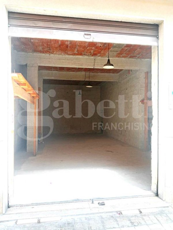 locale di sgombero in affitto a Trapani