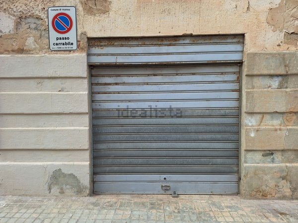 locale di sgombero in affitto a Trapani