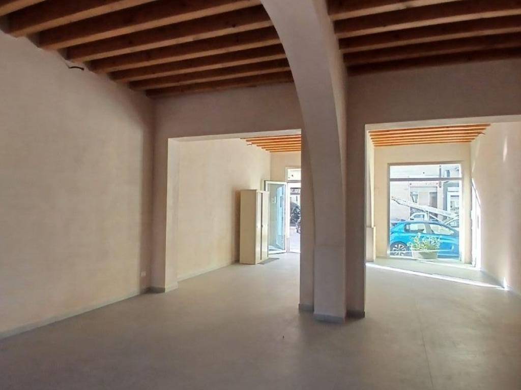 negozio in affitto a Trapani in zona Mockarta