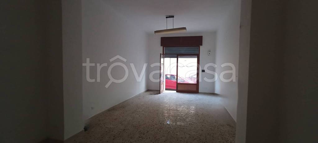 negozio in affitto a Valderice