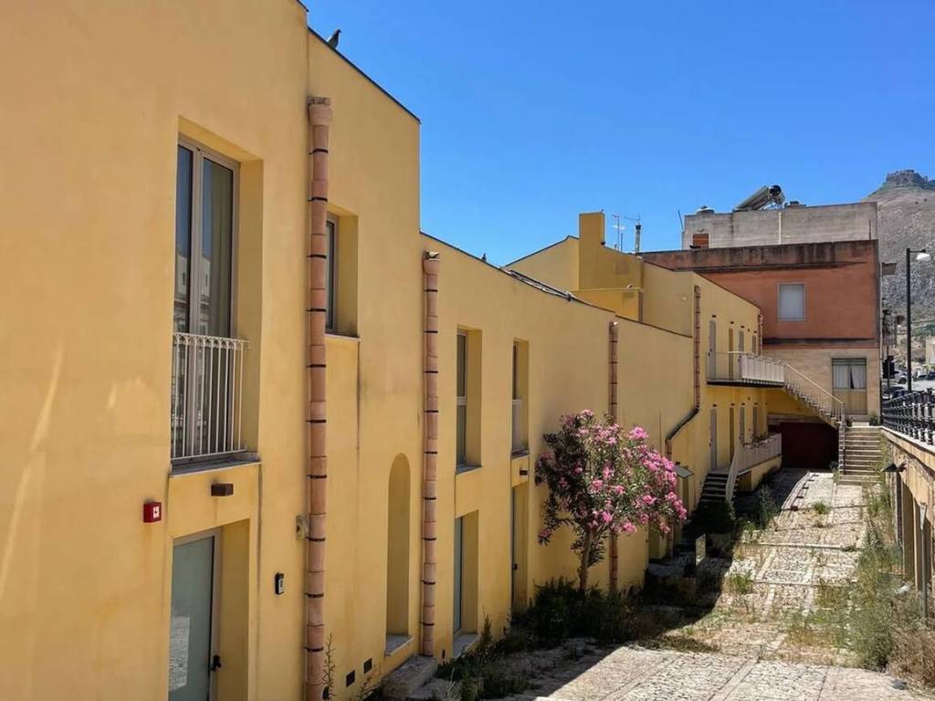 intera palazzina in affitto a Valderice
