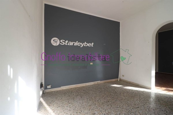 negozio in affitto a Valderice