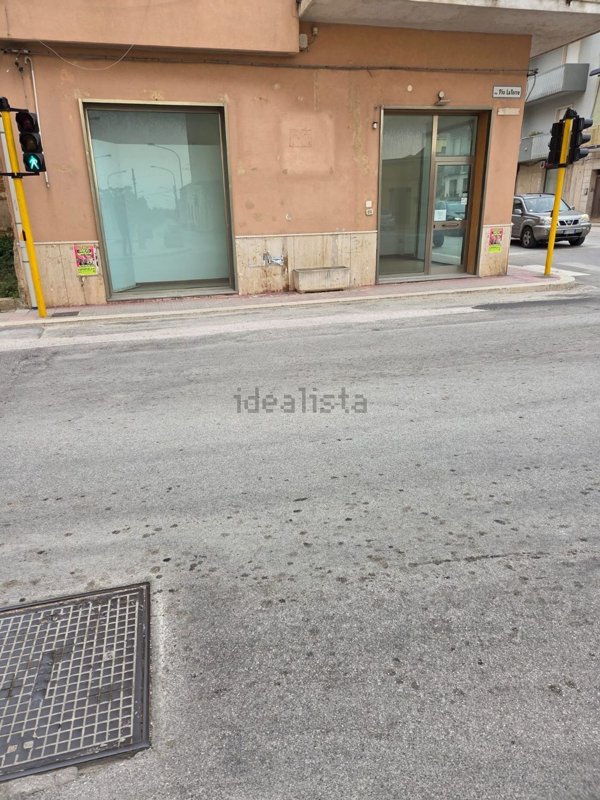 locale commerciale in affitto a Petrosino
