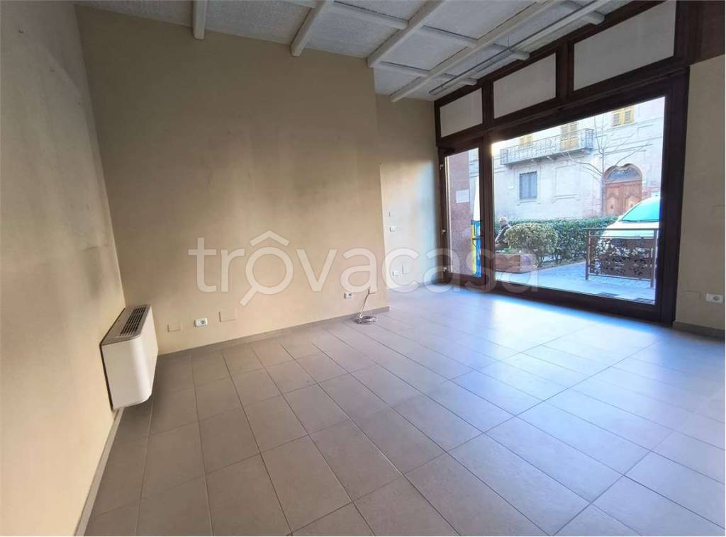 negozio in affitto a Nizza Monferrato