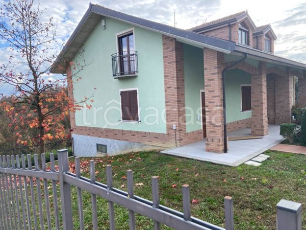 casa indipendente in affitto a Roatto