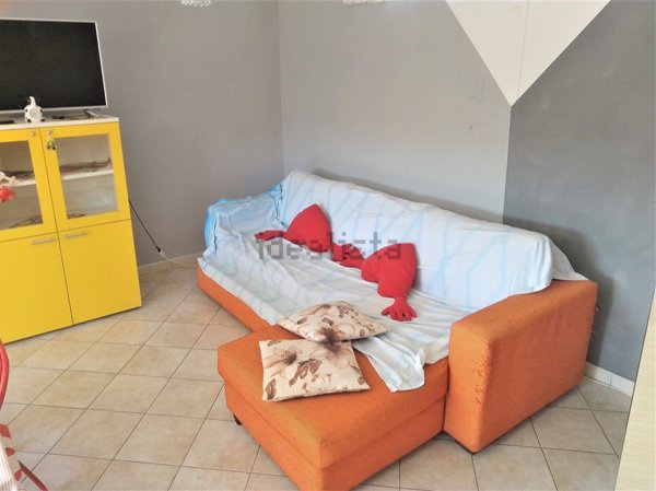 appartamento in affitto a Tonco in zona Stazione