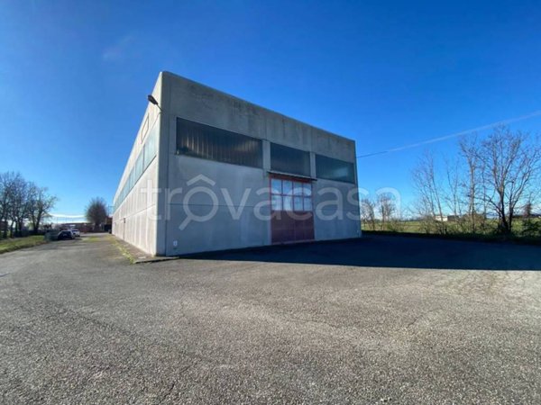 locale commerciale in affitto a Villanova d'Asti