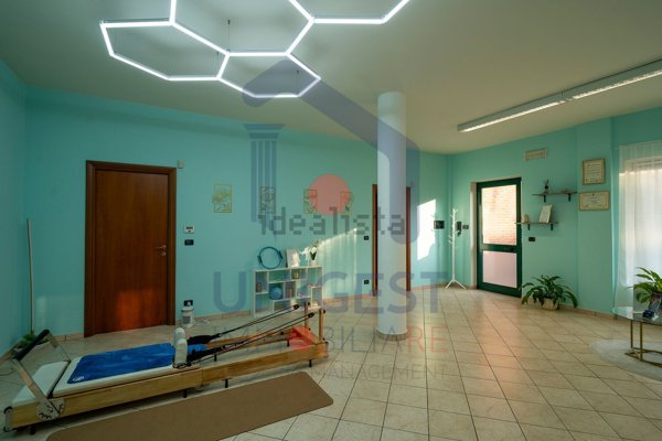 locale commerciale in affitto a Villanova d'Asti
