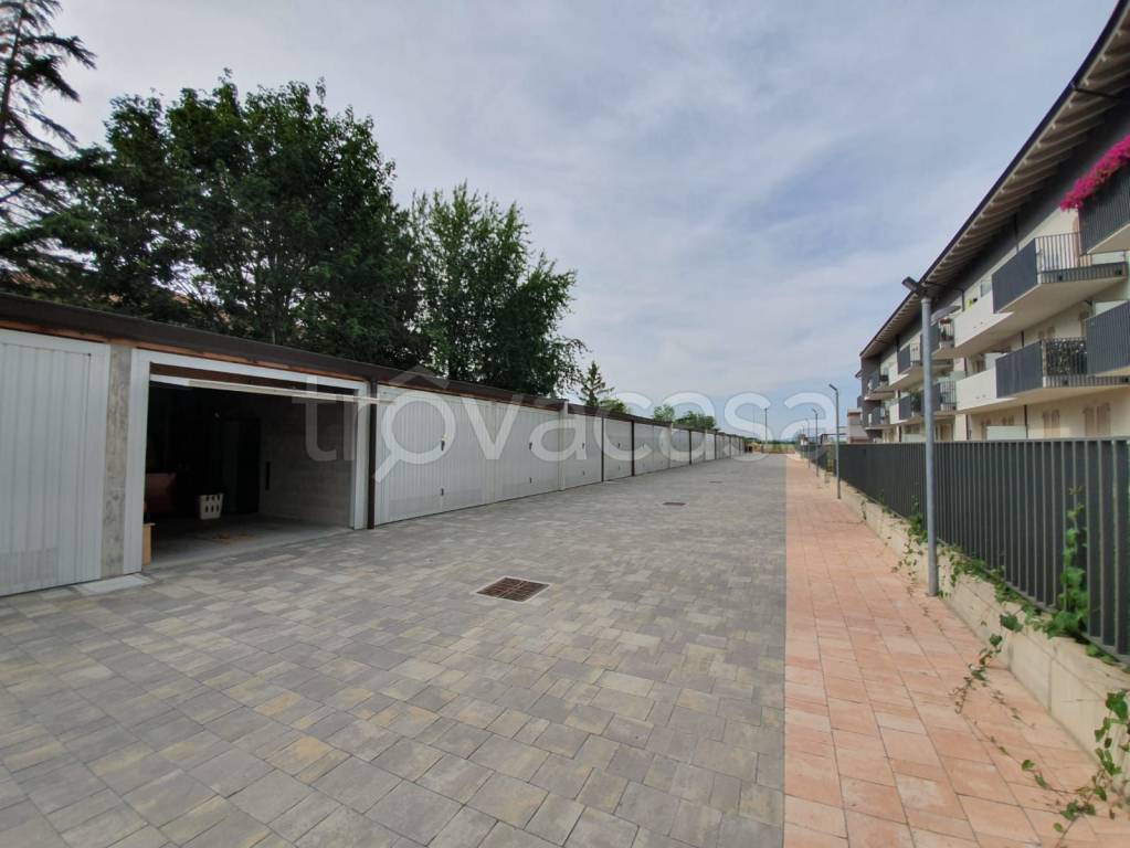 locale di sgombero in affitto a Villanova d'Asti