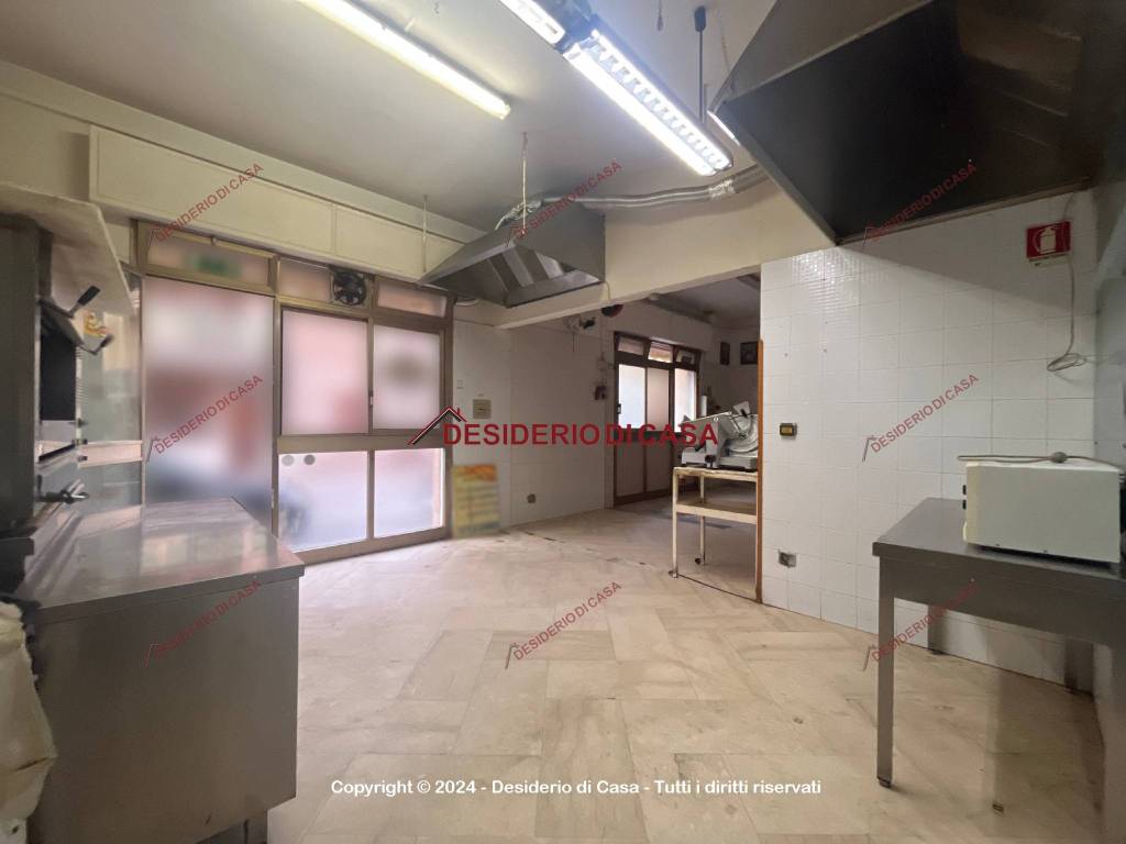 negozio in affitto ad Altavilla Milicia