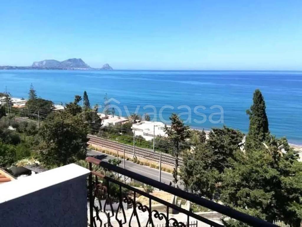 appartamento in affitto ad Altavilla Milicia in zona Torre Colonna