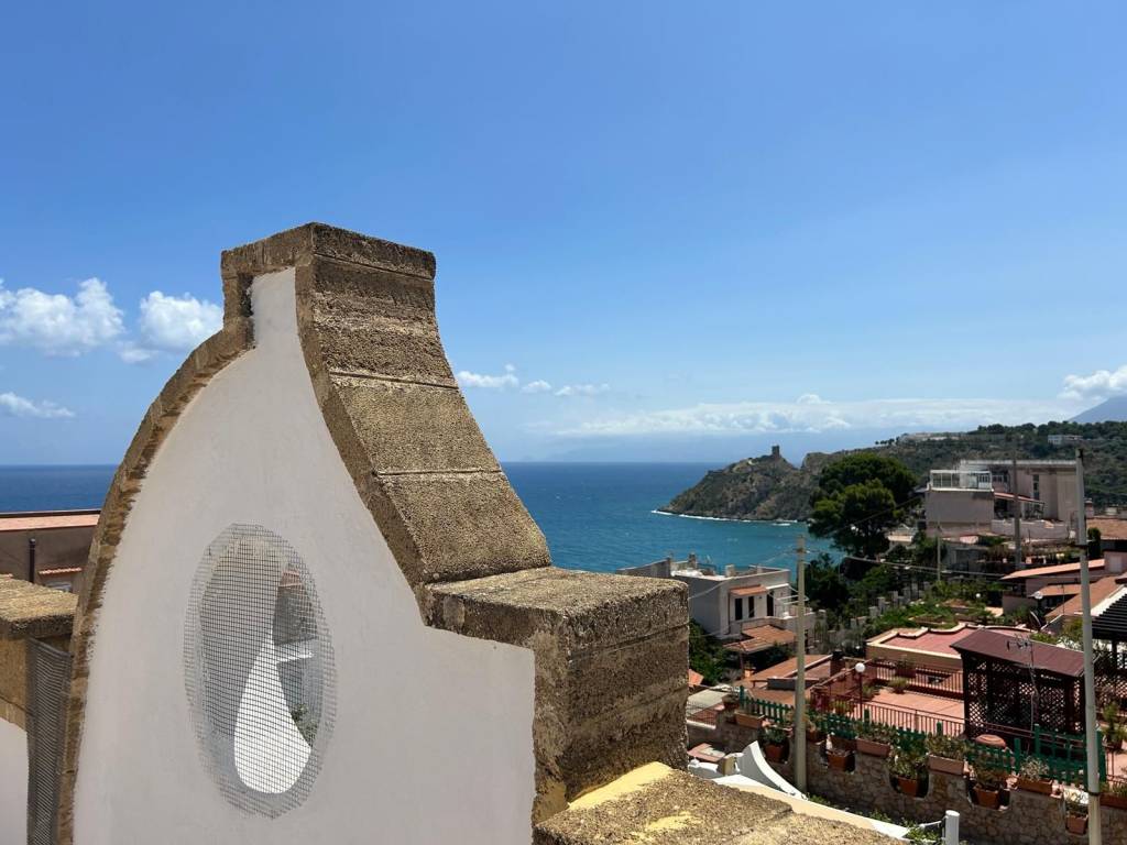 casa indipendente in affitto ad Altavilla Milicia in zona Torre Colonna