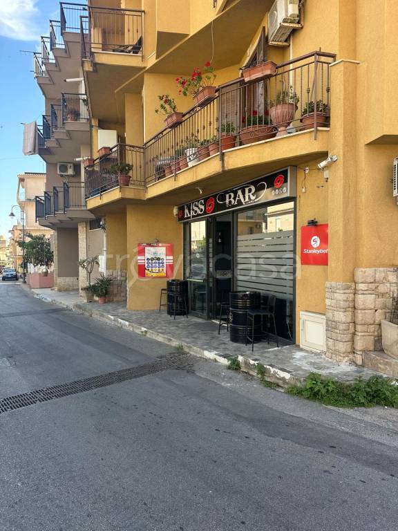 negozio in affitto ad Altavilla Milicia