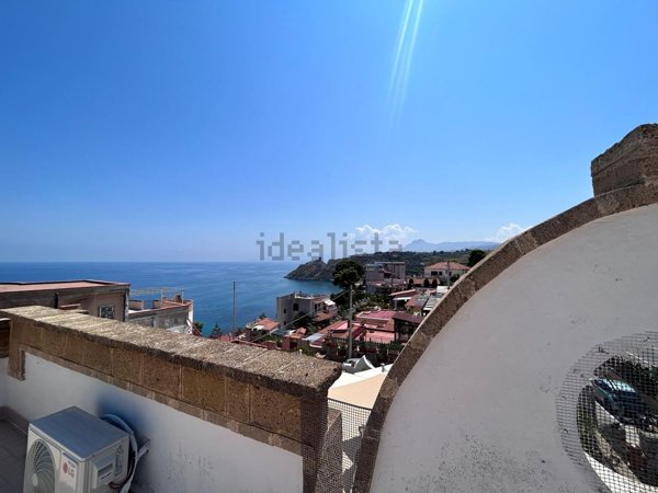 casa indipendente in affitto ad Altavilla Milicia in zona Torre Colonna