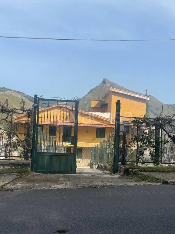 casa indipendente in affitto ad Altofonte